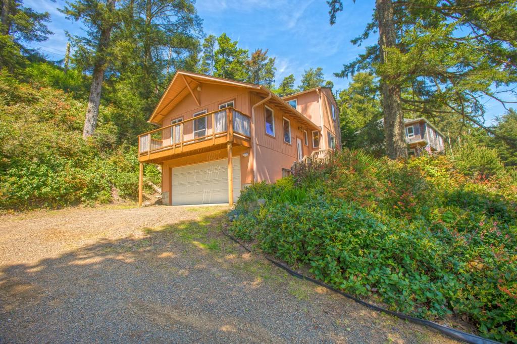 Sailboat Inn, Pacific City