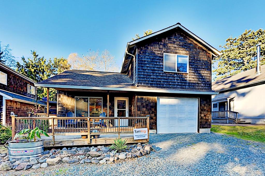 Cozy Cove, Manzanita