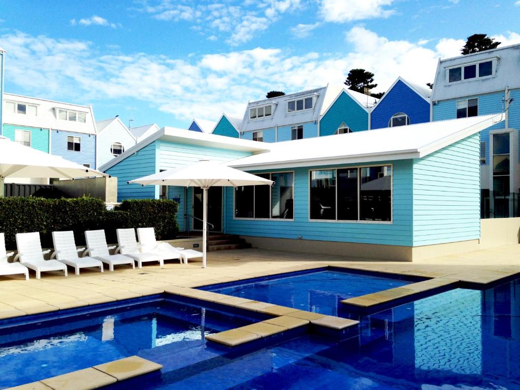 Lady Bay Resort photo