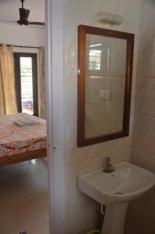 ARYA HOMESTAY BOUGAIN VILLA photo