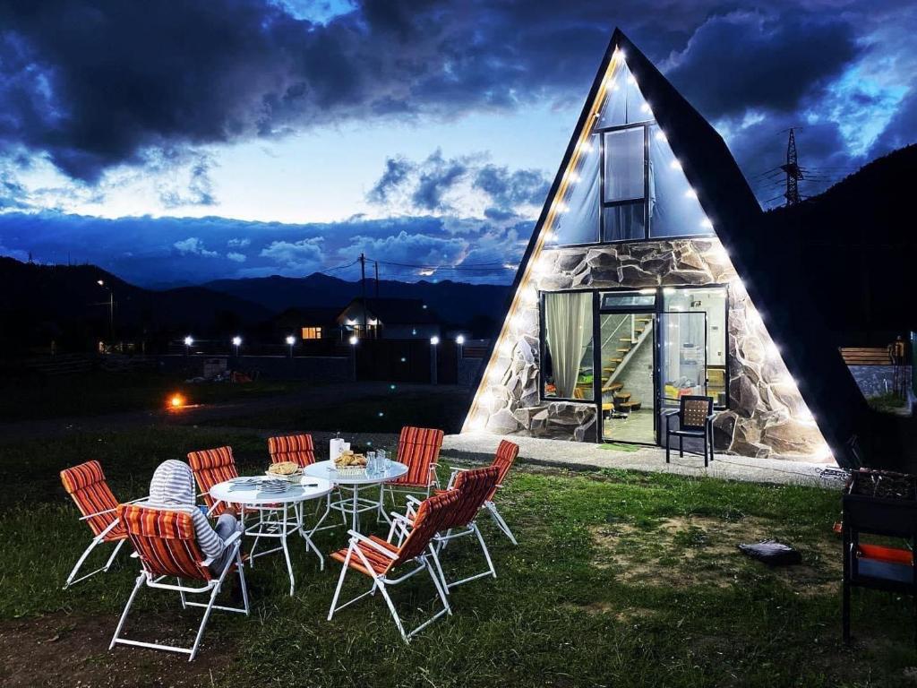 CaesArea 4 Chalet in Borjomi — Hotel in Borjomi