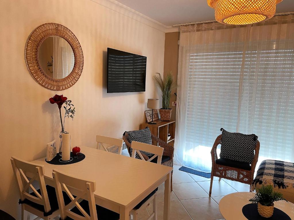Feels like home JUAN FLORE - Air-conditioned furnished apartment with terrace & parking - 3