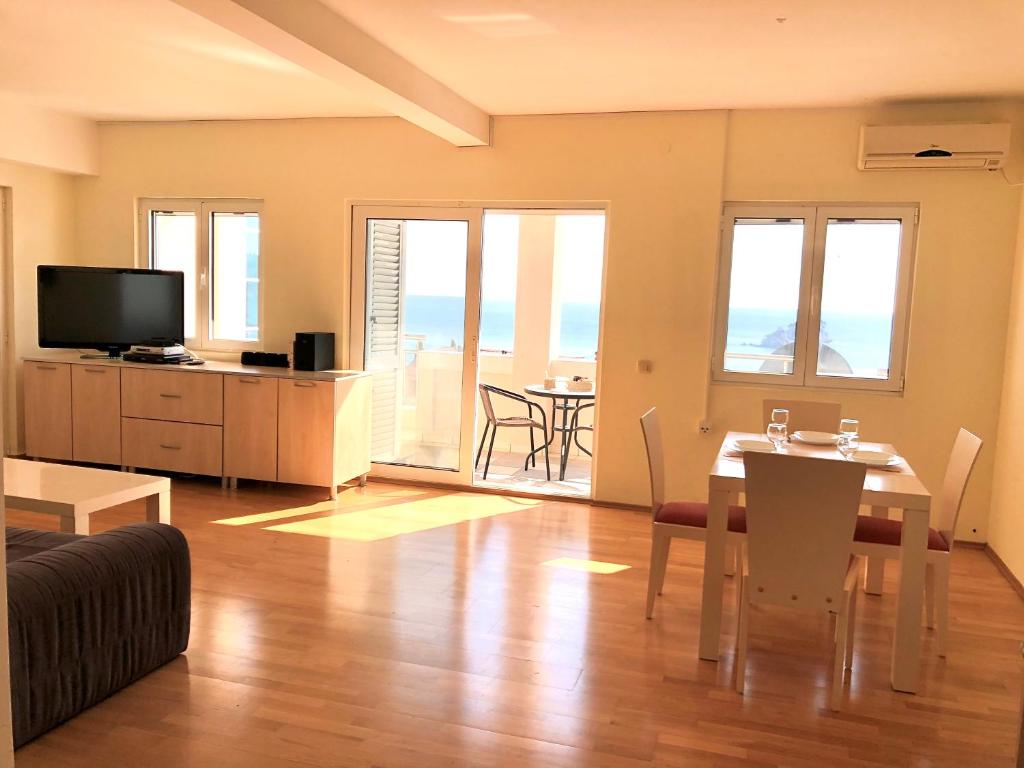 Petrovac Holiday Apartments 2 - 3