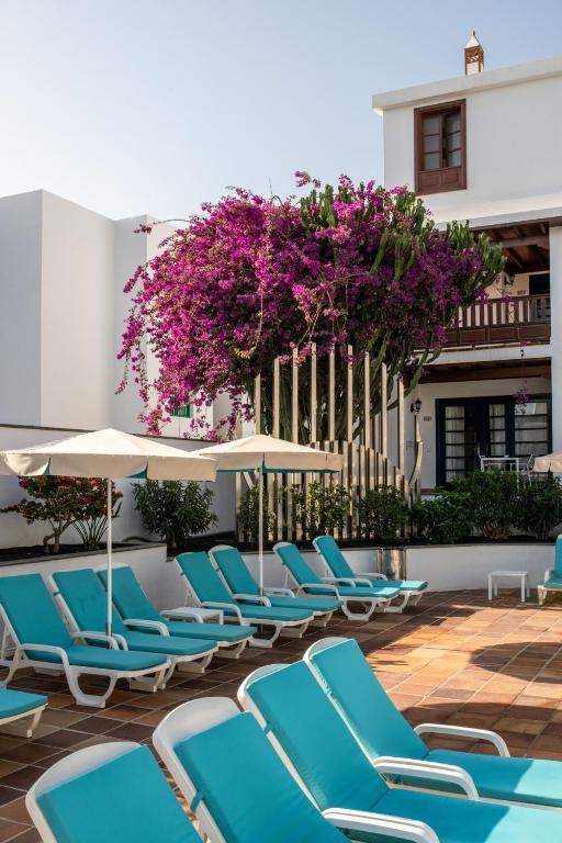 Nazaret Mansion — Hotel building in Costa Teguise, Canary Islands