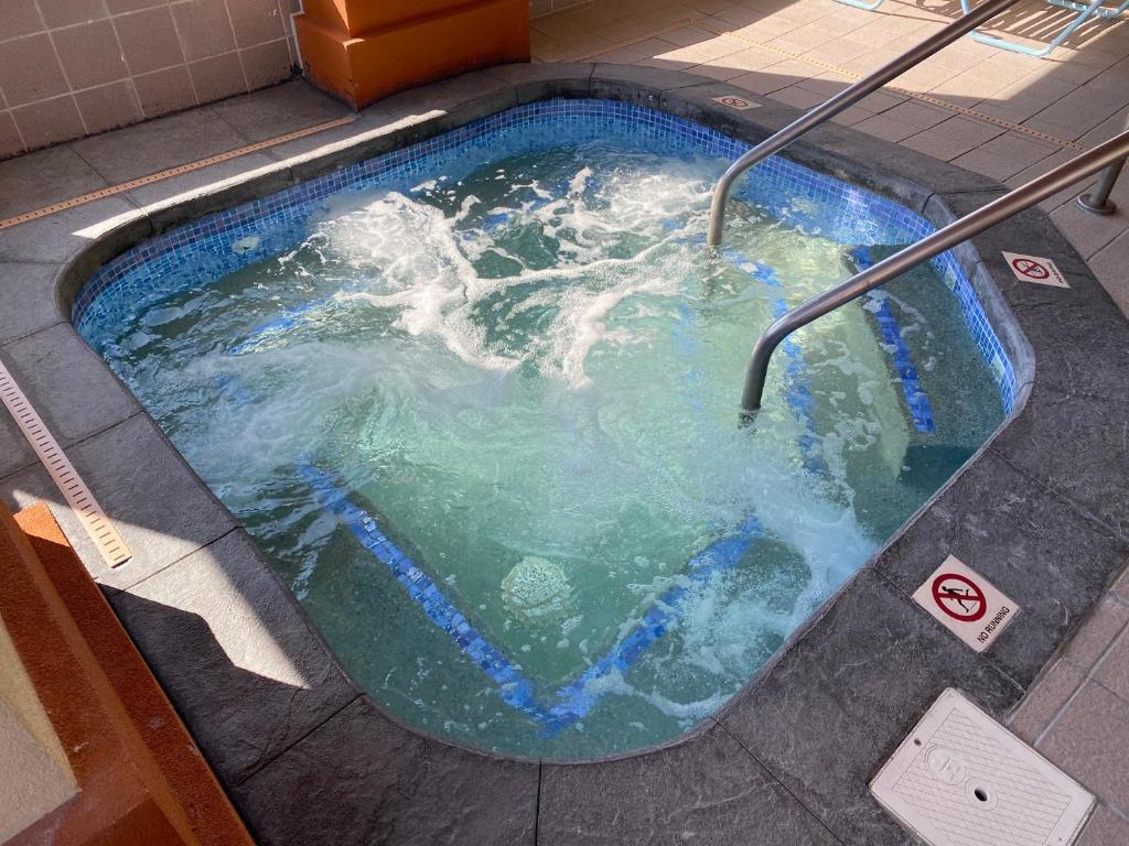 Baymont By Wyndham Pella Photo 45