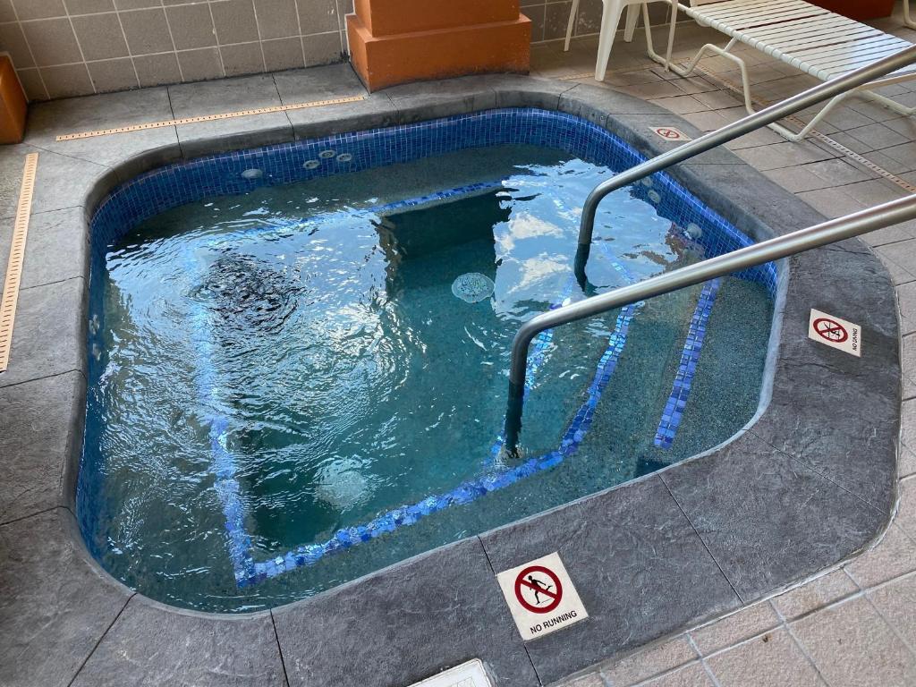 Baymont By Wyndham Pella Photo 46