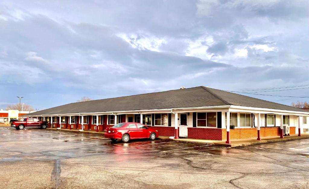 The Madison Inn Motel — Hotel in Fort Madison (IA)