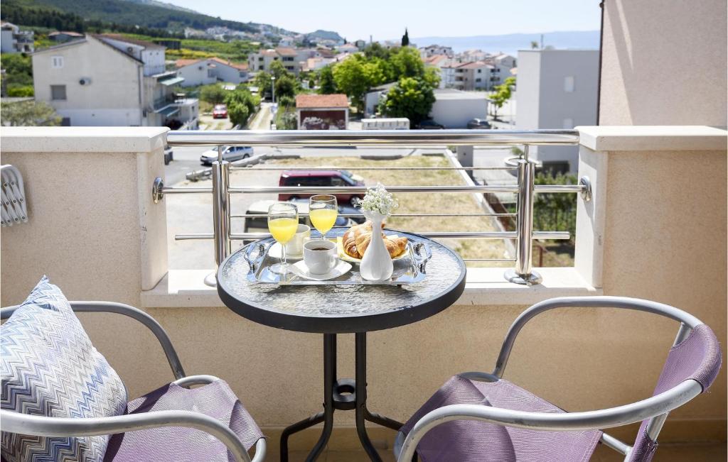 Nice Apartment In Podstrana With Wifi, Podstrana