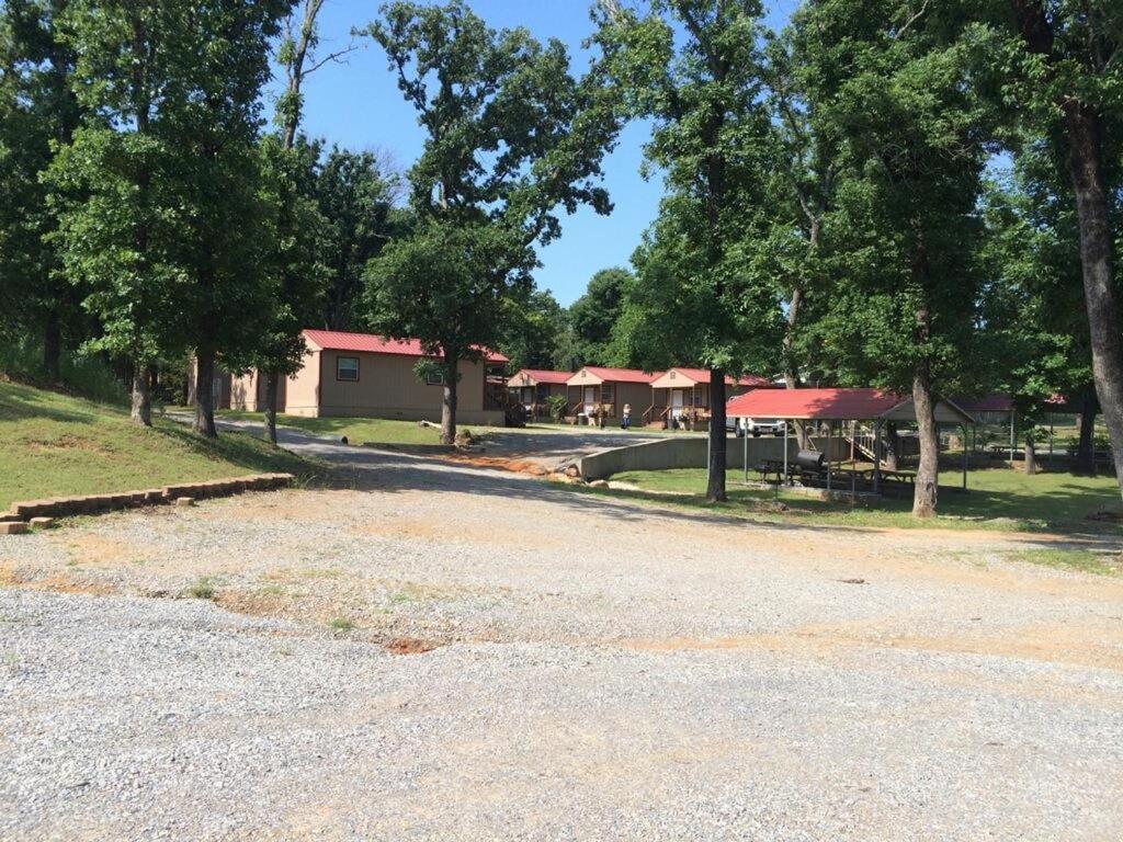 Anglers Hideaway Cabins — Hotel in Calera (OK)