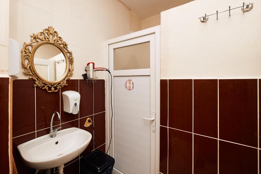 hostel vague photo