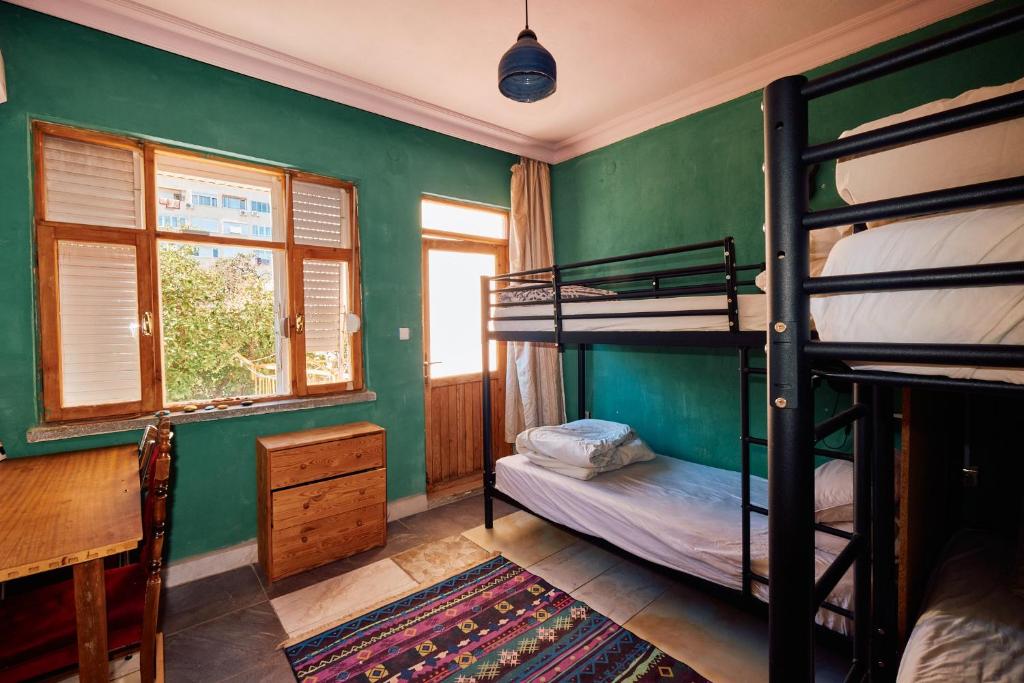 hostel vague photo