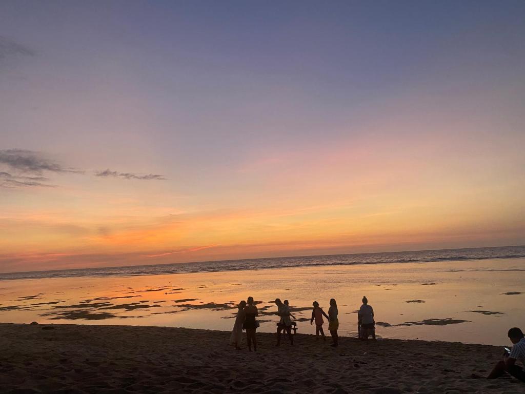 Rooftop Family Room in PATAR - Beachfront with Pool — Hotel in Bolinao