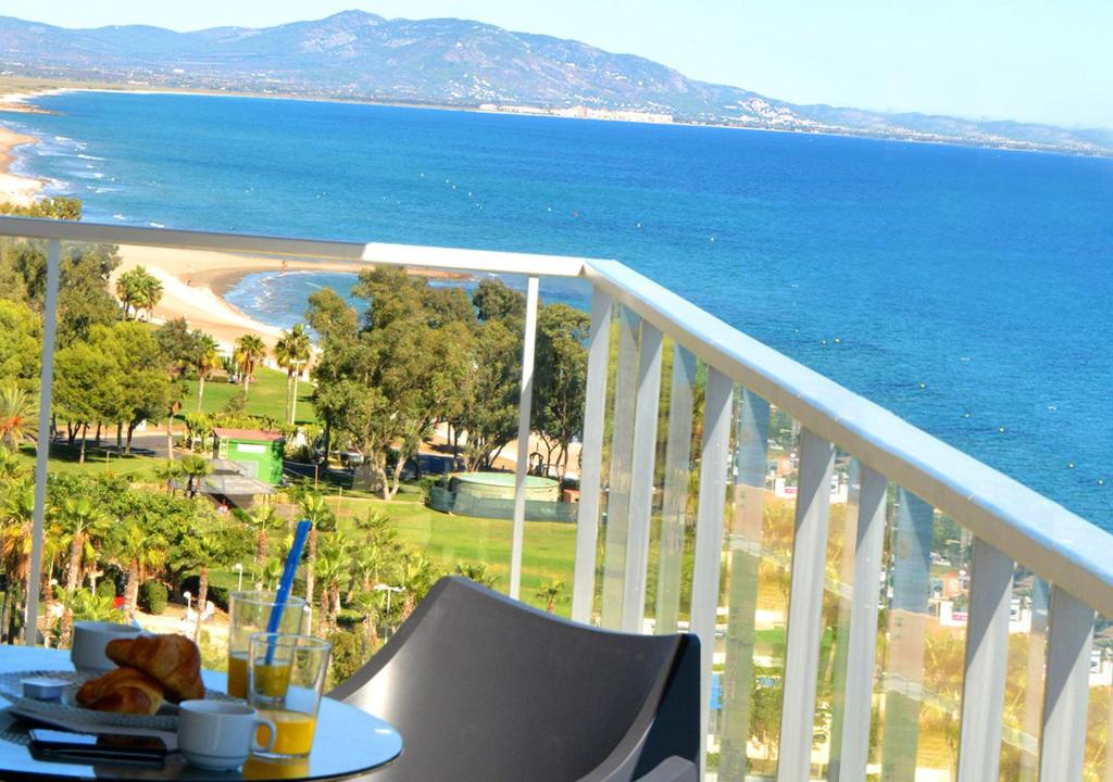 Apartamentos Marina d'Or Beach 2ª Linea — Hotel in Oropesa del Mar