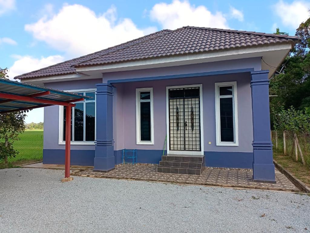 Ummi's Homestay Kuala Besut — Hotel in Besut