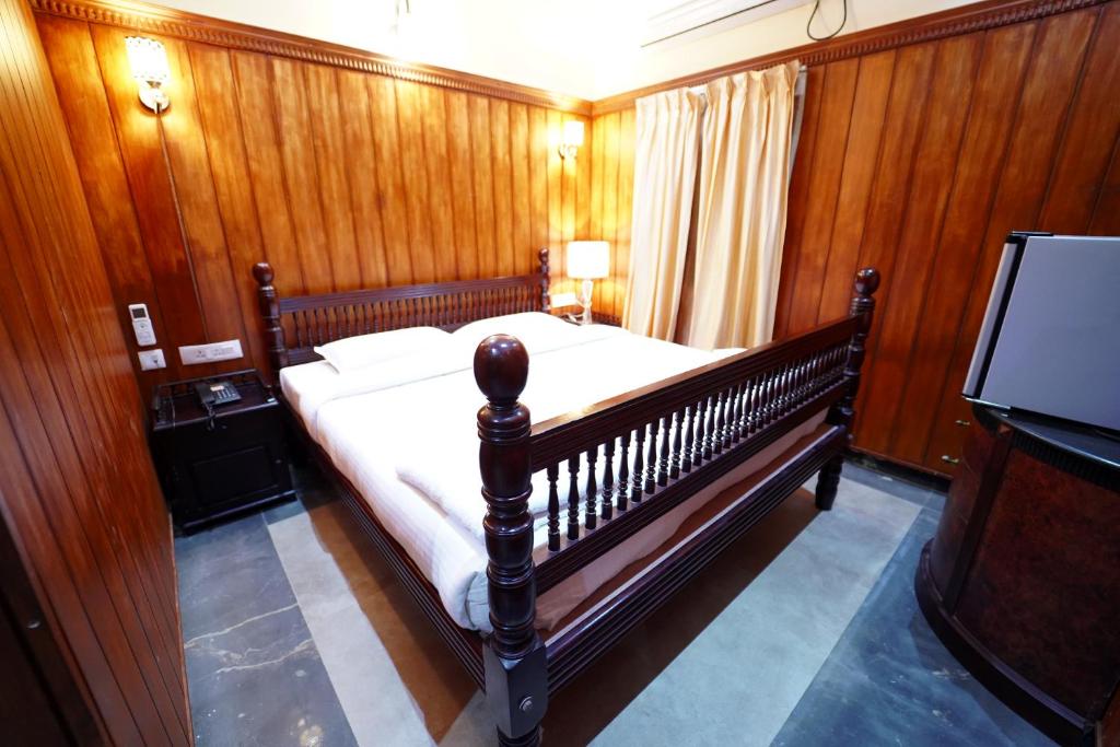 Shared lounge/TV area