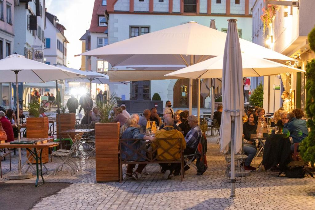Hotel Restaurant Gruner Baum und Altes Tor photo