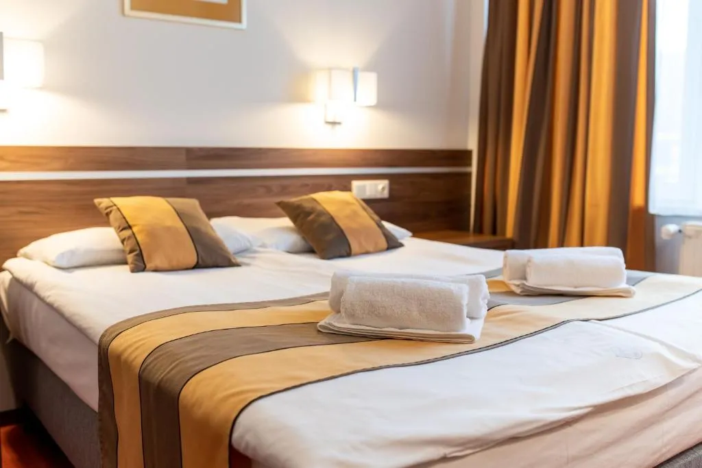 Hotel Árpád, hotel v destinaci Tatabánya