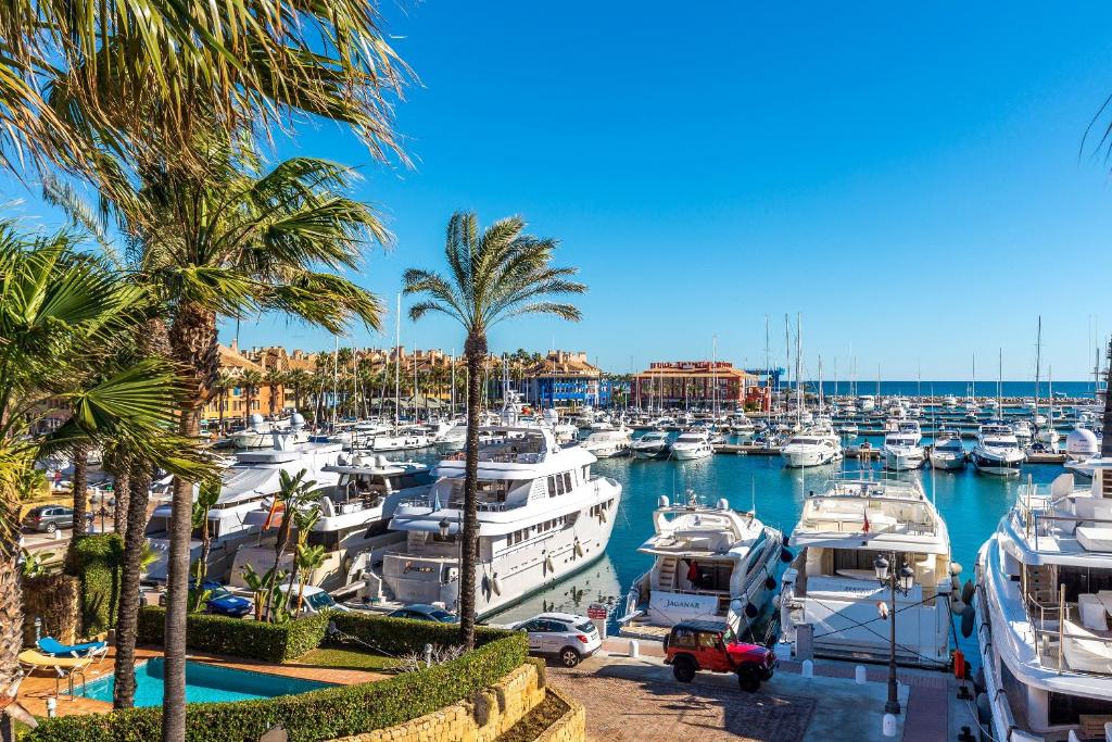 First line Penthouse in Puerto Sotogrande with Seaviews, Sotogrande