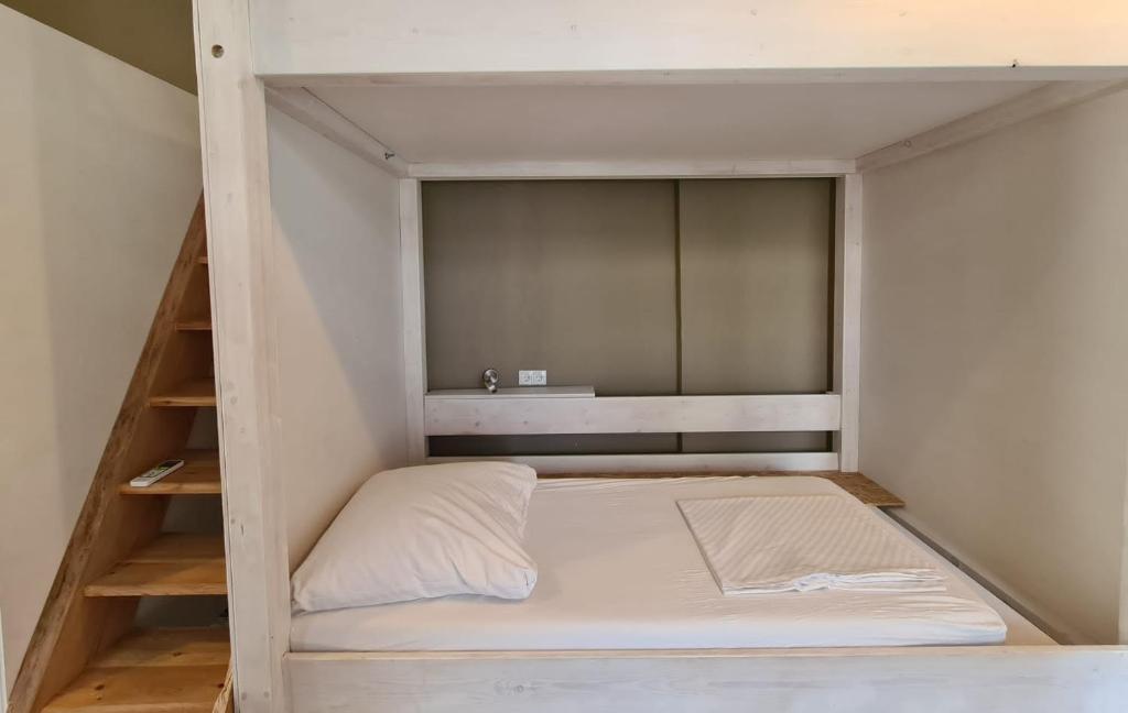 Jetpak Alternative Eco Hostel photo