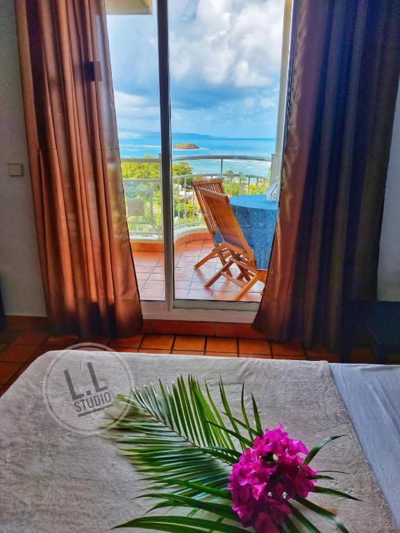 LittleLovely Studio, La Trinité