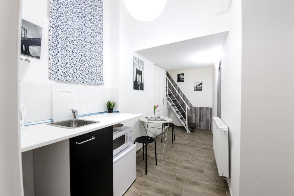 Rio's Stylish Central Flats photo