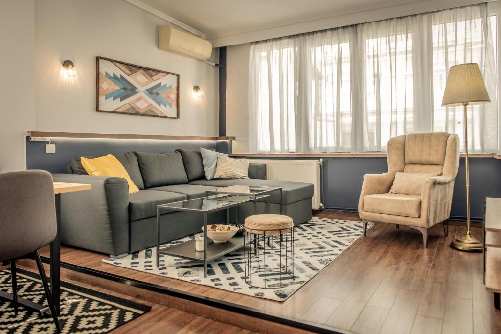 Poseidon's Apartment on White Tower Midas Home, Soluň