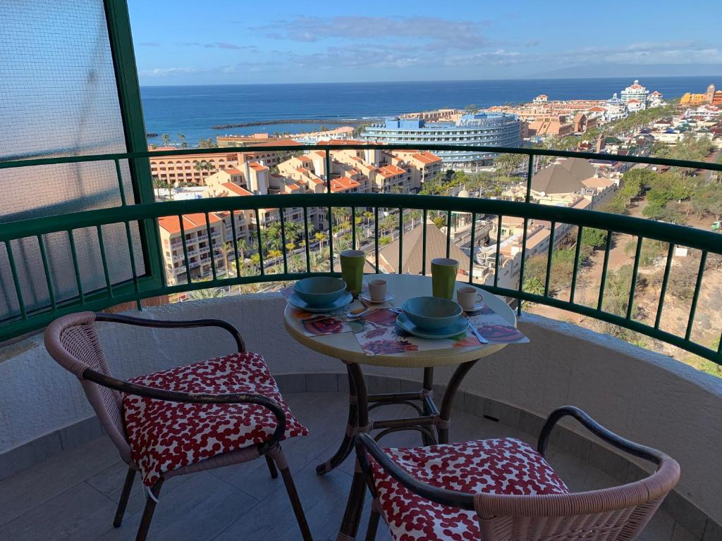 TORRES DEL SOL 15 floor THE HIGHTEST, Playa de las Americas