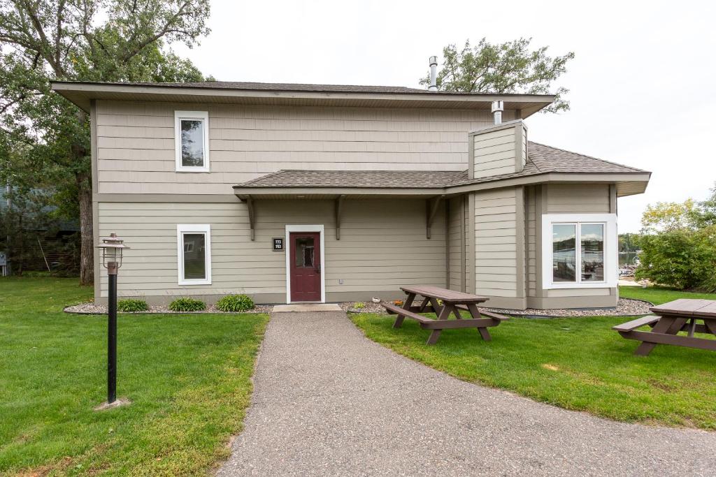 Bay Colony Unit 763