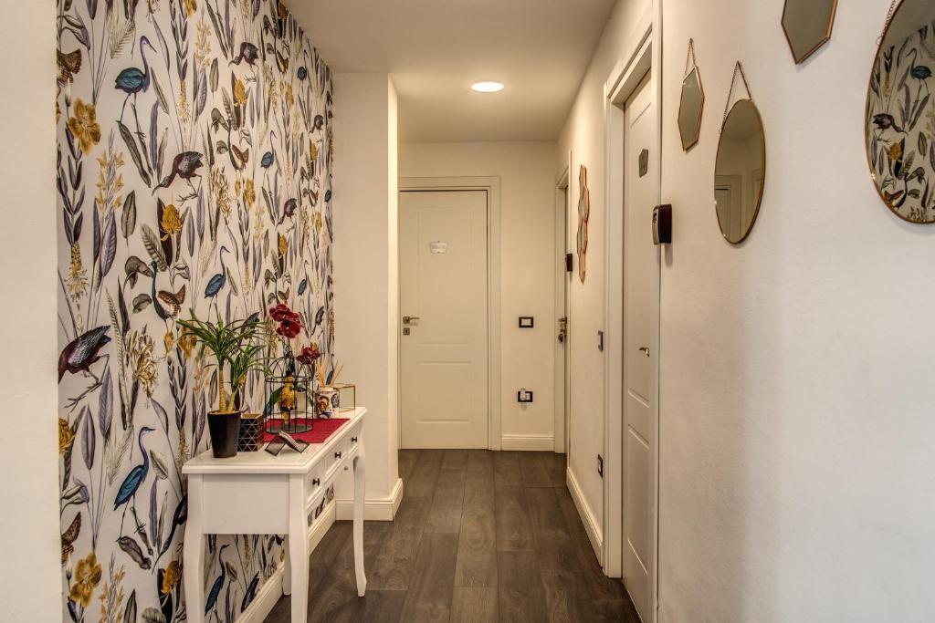 AwesHomeItaly - Hanging Gardens