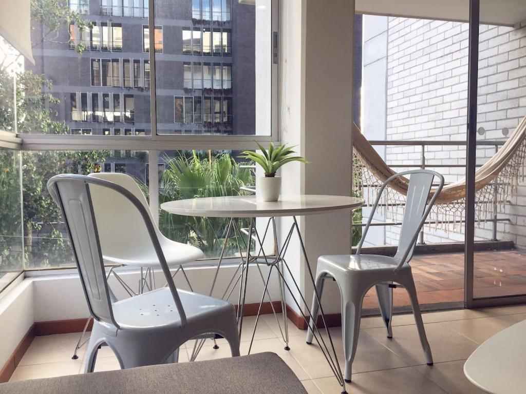 Moderno apartamento Poblado 10 min del Lleras y Provenza — Hotel in Medellín