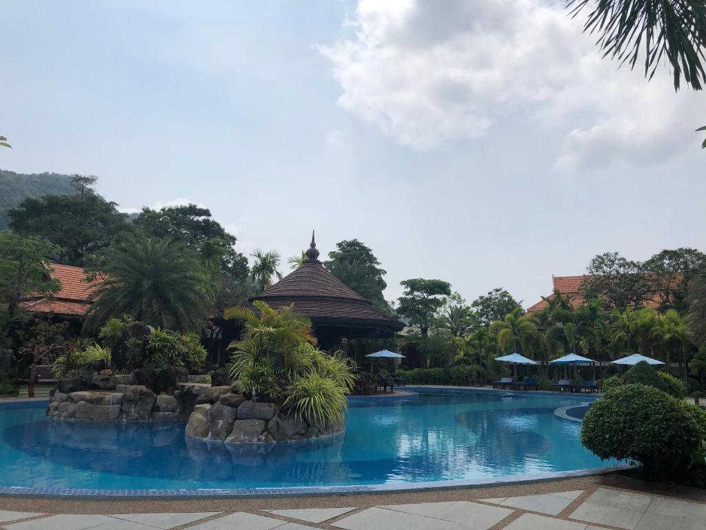 Swimming pool