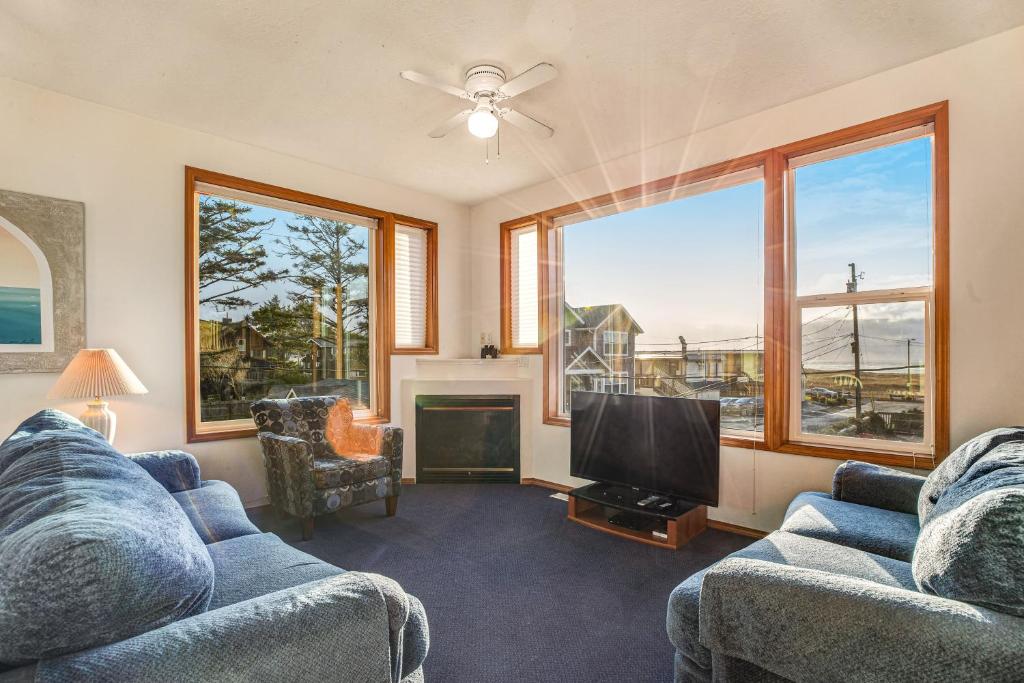 Ocean View Manor, Seaside