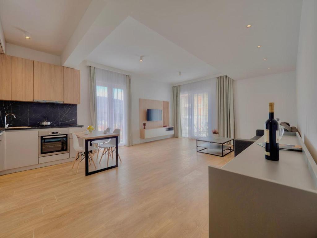 Horizon Two bedroom Apartment with sea view Jake - 1