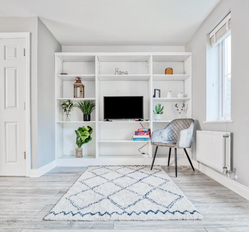 5 Bed House in Gloucester, Hucclecote