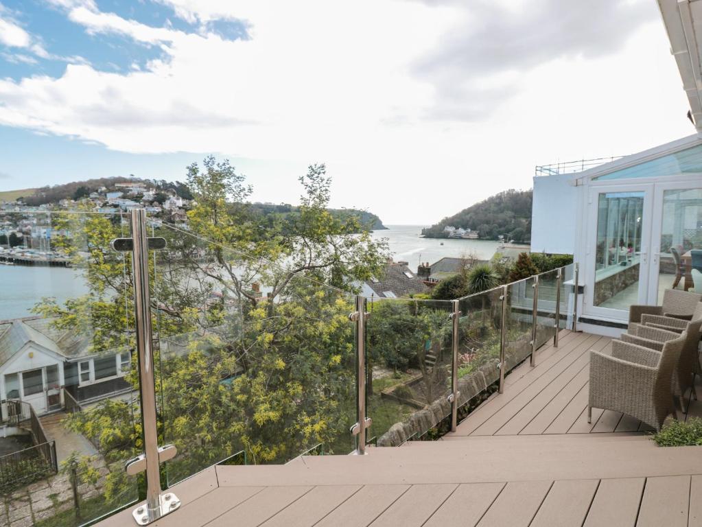 Estuary View House and Annexe, Dartmouth - pet-friendly stay
