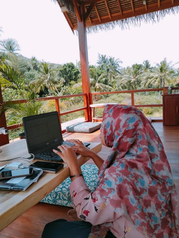 Basa-basi Lodge photo