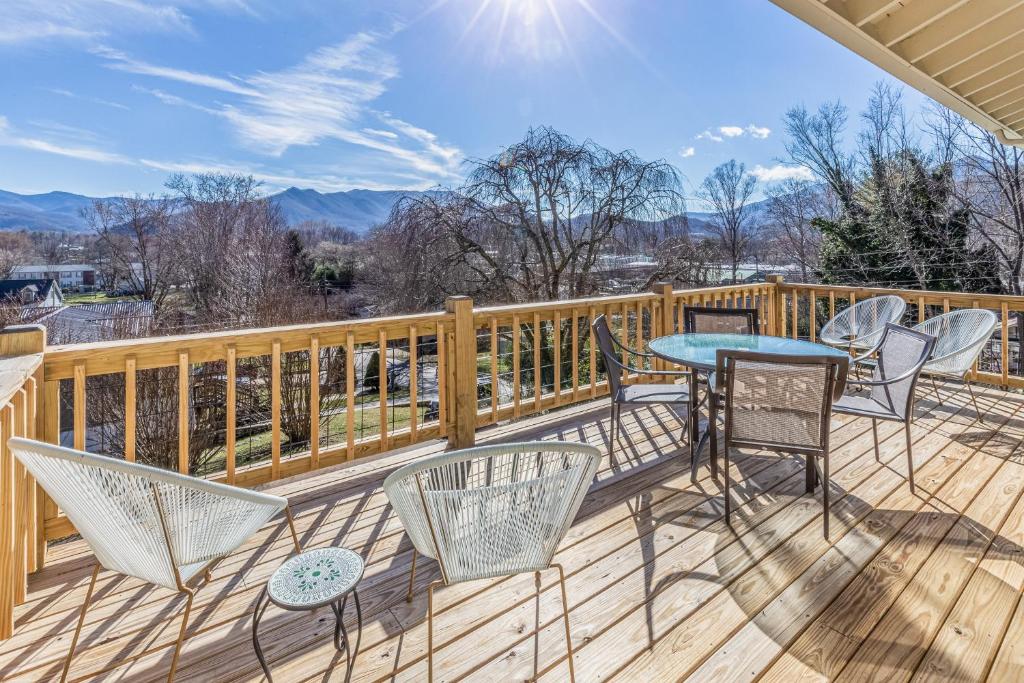 The Willows, Waynesville