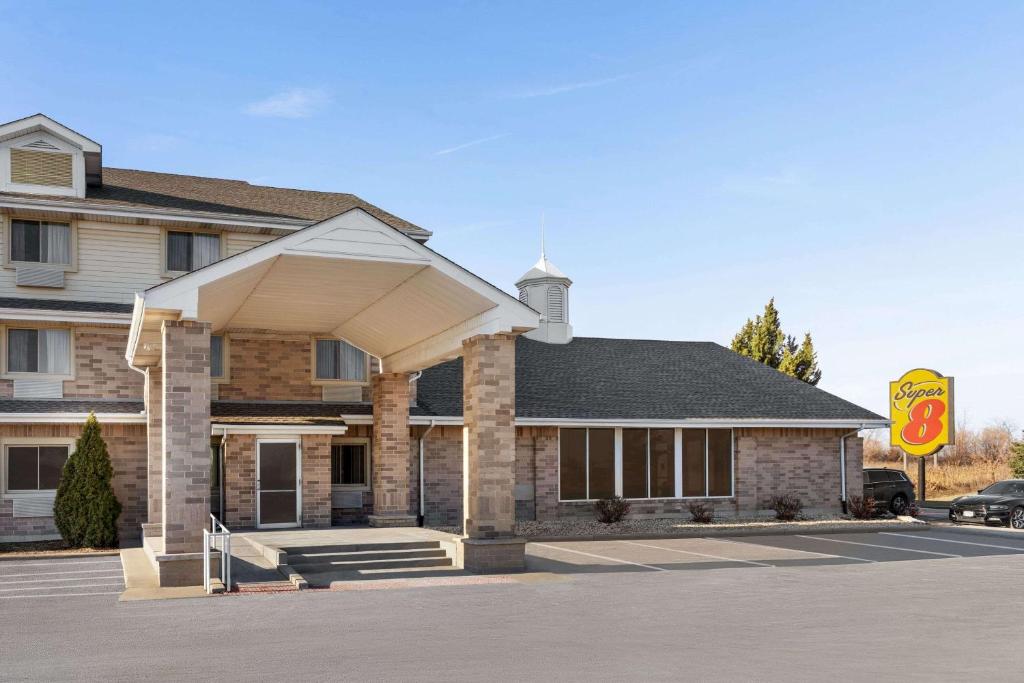 Super 8 by Wyndham Joliet I-55 N/Chicago, Joliet