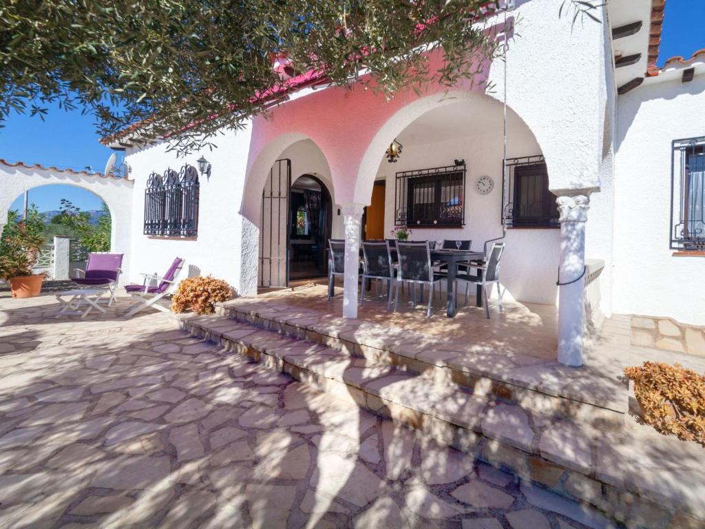 Villa Rustical Mont Roig by Interhome - 2
