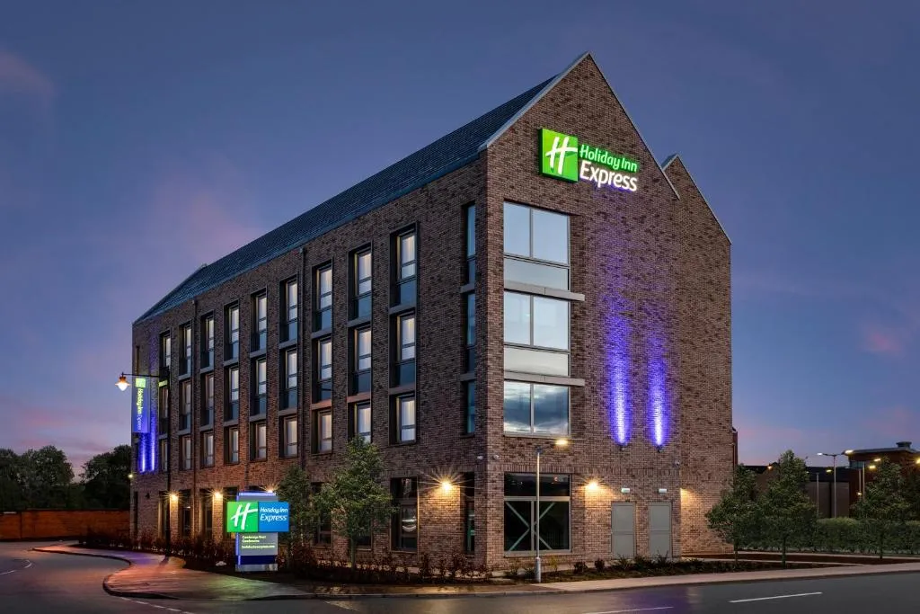 Holiday Inn Express Cambridge West - Cambourne by IHG, hotel in Cambridge