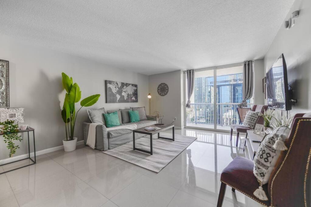 Amazing 3 BR Condo At Brickell with Pool photo