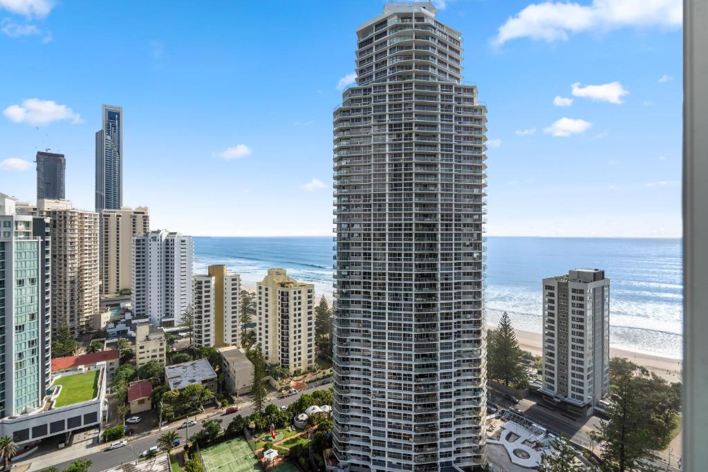 Q1 Amazing Ocean Views 22nd Level Heated Pools Sauna Gym Cinema photo