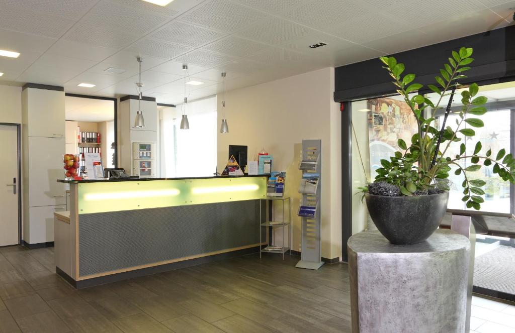 アーラウ ウエスト スイス クオリティ ホテル (Aarau West Swiss Quality Hotel) フロント・ロビー
