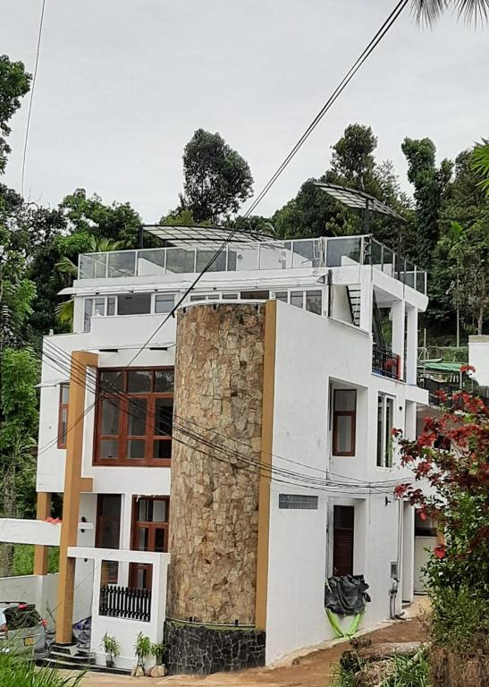 GAMPOLA Hazelton Square, Gampola