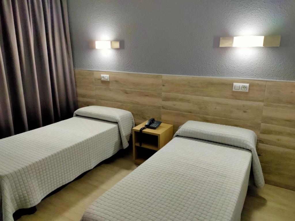 Hotel Reymar Playa — Hotel rooms in Malgrat de Mar, Catalonia