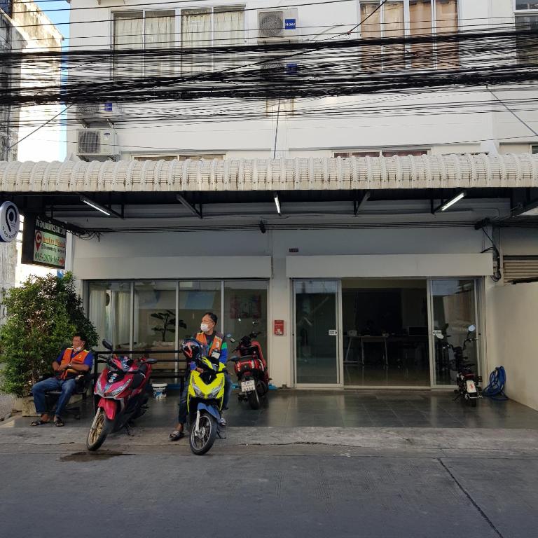 廊曼切克因客房及日间短住 (Check-in Don Mueang Rooms and Day Stay)