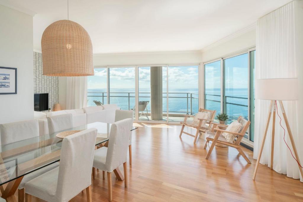 Rodamar II by An Island Apart