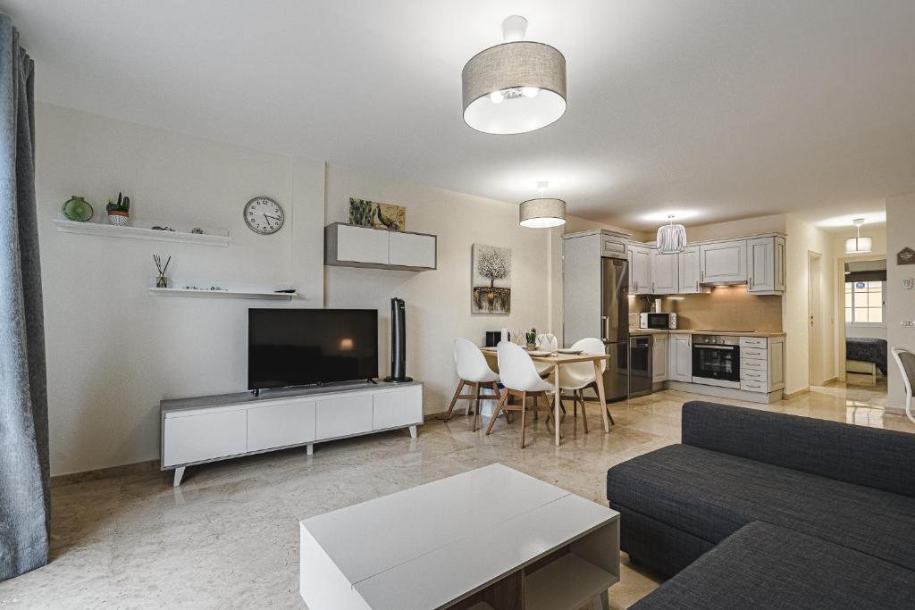 Paraíso Palm Mar beautiful spacious apartment with air condition and heated pool - 4