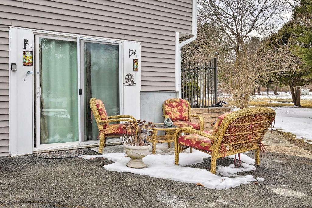 Pet-Friendly Hopewell Junction Apt with Grill!