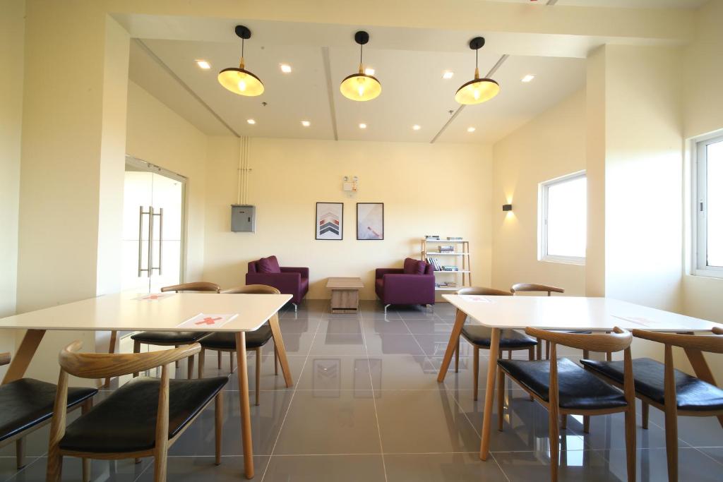 A2J Executive Studio Suite Near Enchanted Kingdom photo